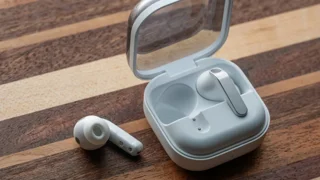 هدفون‌های کلیپسی سامسونگ (Galaxy Buds Able) با تأخیر معرفی می‌شوند